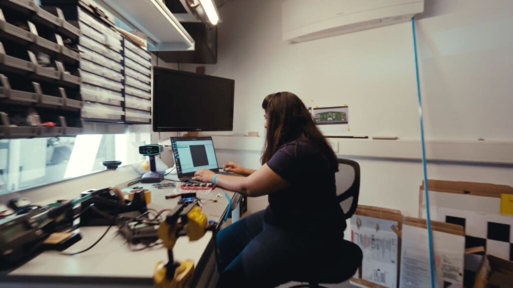 Woman working in her laptop